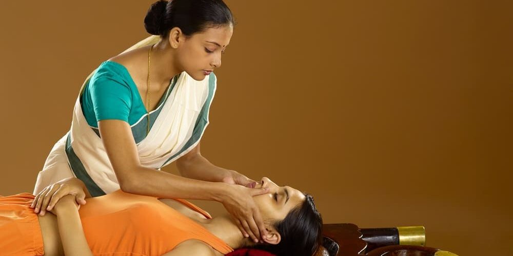 Best Kerala Ayurveda Beauty Packages for a Skincare Experience